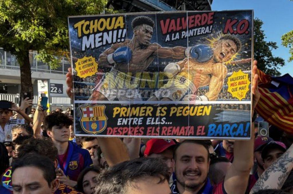 Dañaron el bus de su propio club: así fueron las llegadas del Barcelona y Madrid al Camp Nou
