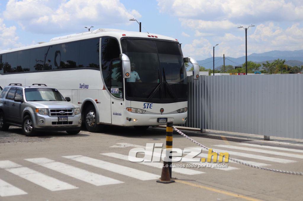 ¿Qué pasó con Rueda en el aeropuerto? hay convocado de emergencia y la afición contenta; así fue la salida de la H hacia República Dominicana