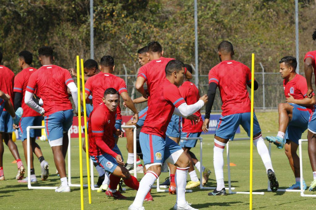 ¿Quiénes son los futbolistas del Olimpia que buscan su primer título de Liga Nacional con el león en esta final ante Olancho?