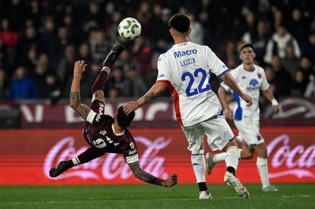 Premios Puskas 2024: ¿Quiénes son los rivales que tiene Michaell Chirinos al mejor gol del año?