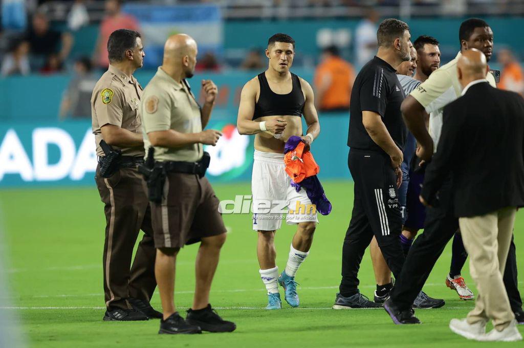 NO SE VIO EN TV del Argentina-Honduras: La bronca entre De Paul y Deiby, las selfies de Denil Maladonado y la petición a Messi con el Barcelona