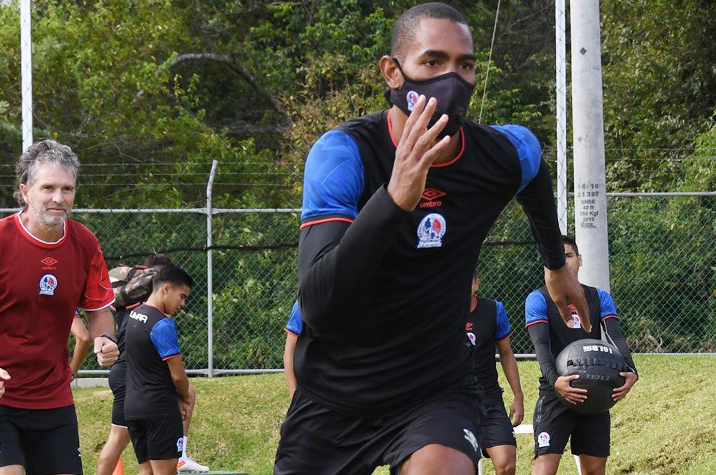 Jerry Bengtson avisa al Real España: “Cuando los enfrento siempre les anoto o doy asistencias; me va bien”