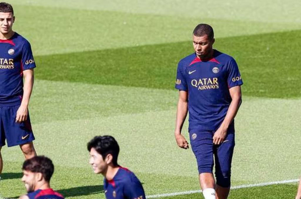 Mbappé se despidió de sus compañeros del PSG en el entrenamiento: ¿A qué equipo les dijo que va?