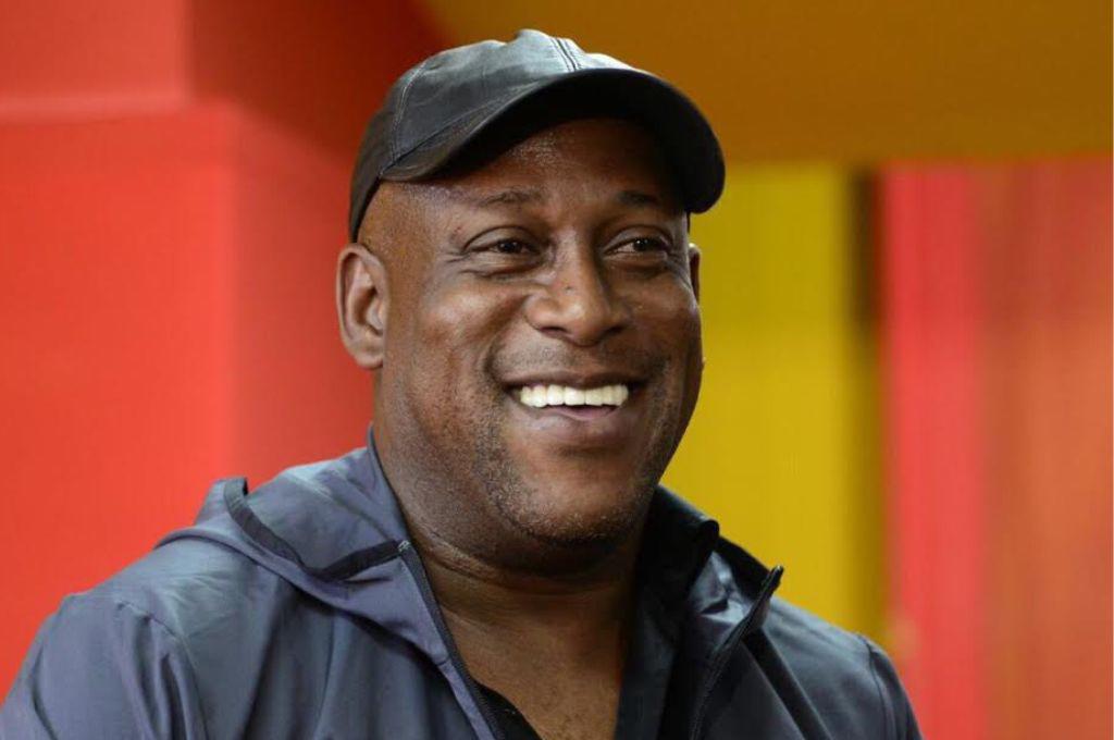 En Costa Rica ubican a Hernán Medford en el fútbol de Honduras y mencionan a dos clubes