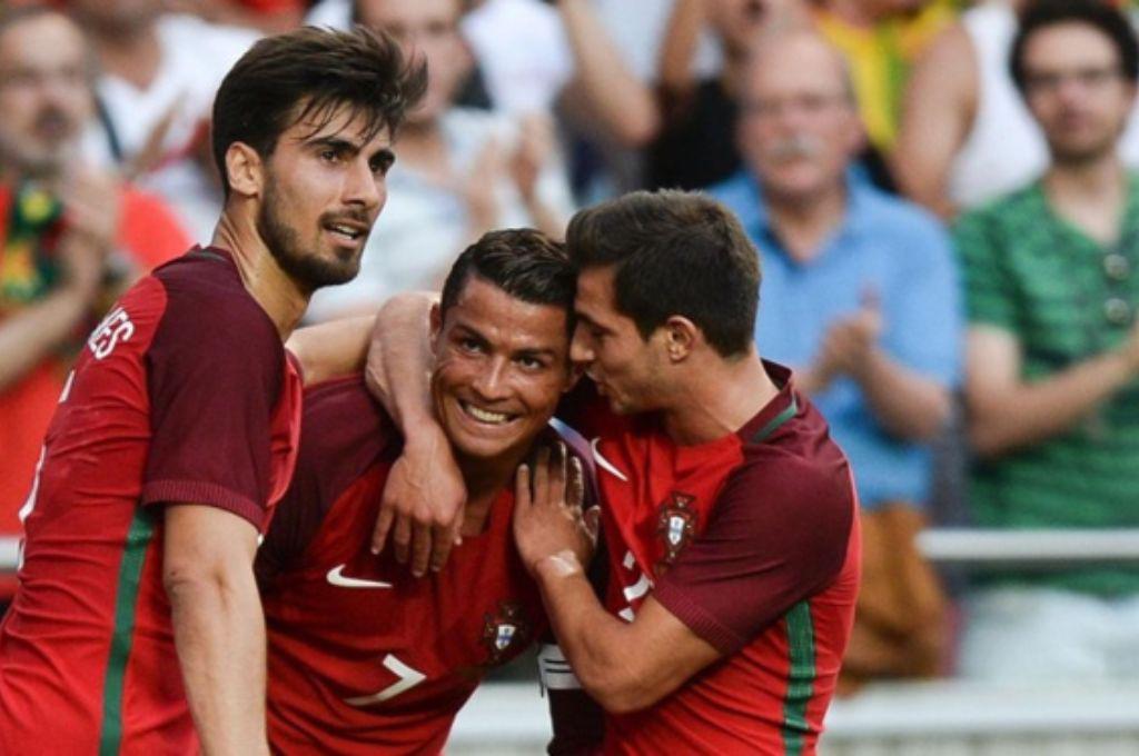 ¡Privilegiados y afortunados! Los 25 futbolistas que han compartido cancha con Cristiano Ronaldo y Leo Messi