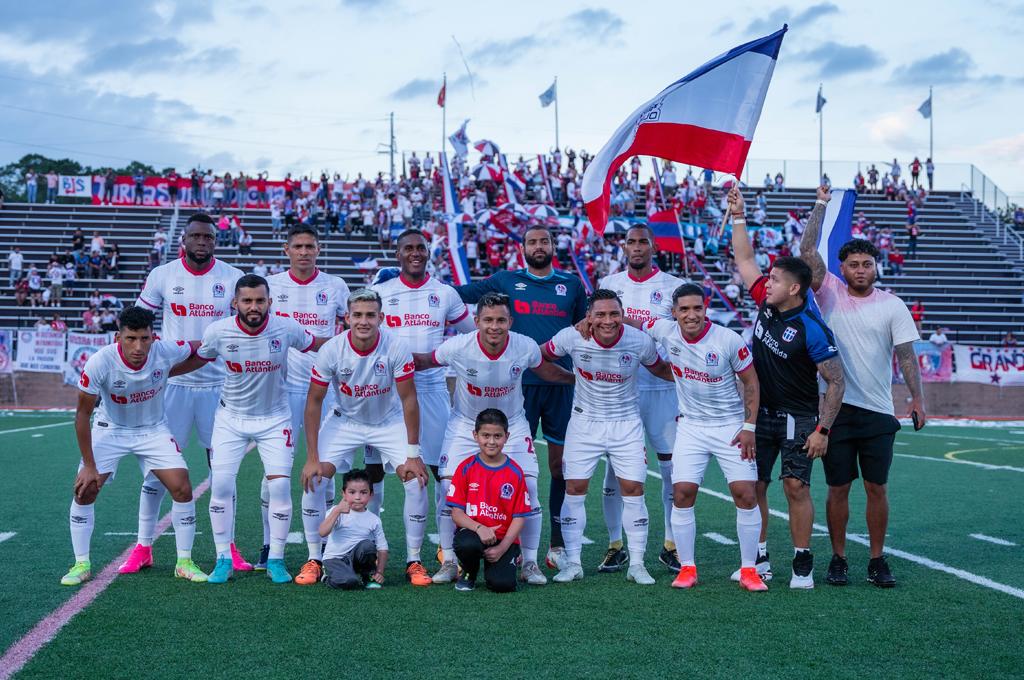 Gran ambiente en el primer partido de Olimpia en su gira por Estados Unidos: Carlo Costly enfrentó a su ex y fue ovacionado