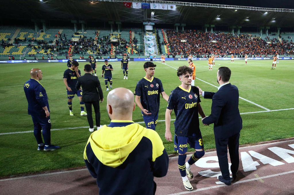 ¿Se repetirá la final? Galatasaray se burló del Fenerbahçe tras humillados en 50 segundos y retirarlos del campo