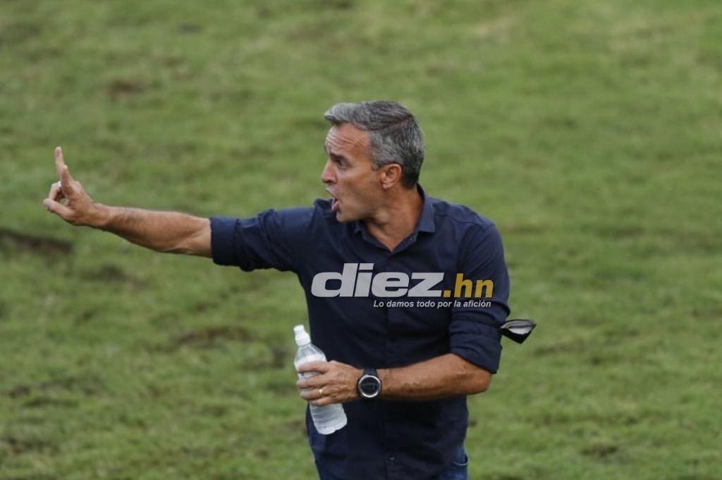 Pablo Lavallén: “La gente tiene la libertad de expresar el gusto futbolístico que consideren que debe tener Olimpia”