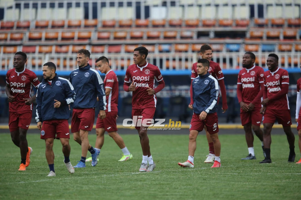 Motagua entrenó bajo llovizna en el estadio Nacional antes de enfrentar a Comunicaciones en la final de la Liga Concacaf