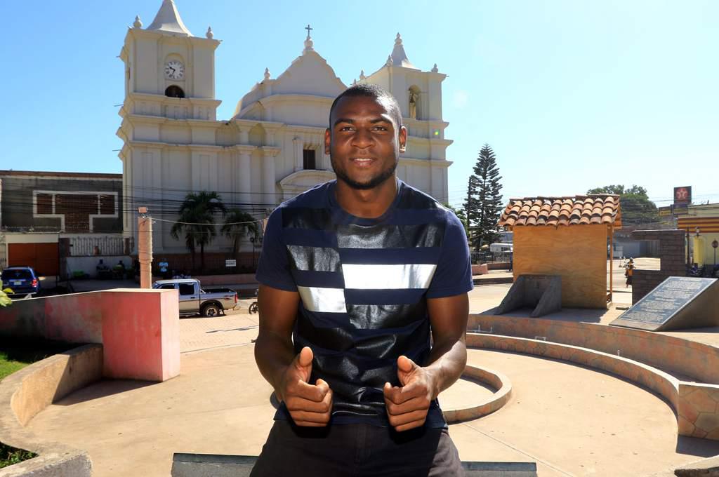 Fichajes: Victoria anuncia revolución de fichajes para no descender; Vida confirma extranjero y la marcha de Luis Palma a Europa