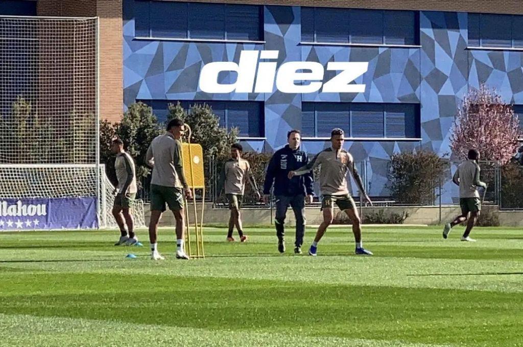 ¡Junto a Lamine Yamal! Directivos de la selección de Honduras visitan concentración de España y así fue el gesto del jugador