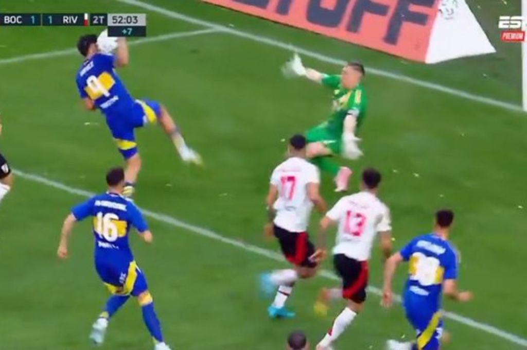 River Plate se burla de La Bombonera, ‘Chiquito’ Romero se encaró con hincha de la barra de Boca y la respuesta del portero