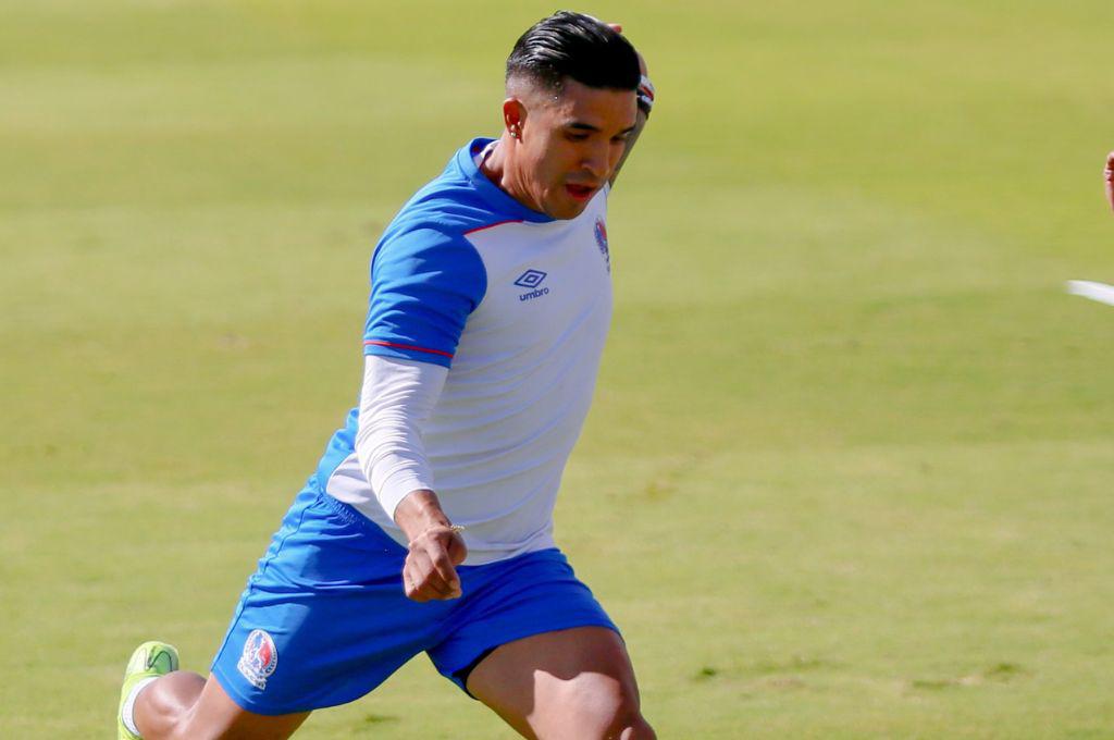 La reacción del futbolista hondureño Michaell Chirinos tras no ganar el Premio Puskas de la FIFA