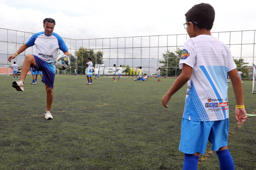 Rambo de León, David Suazo y Wilson Palacios enseñando: Así son los entrenamientos de los “Hermanos Catrachos”