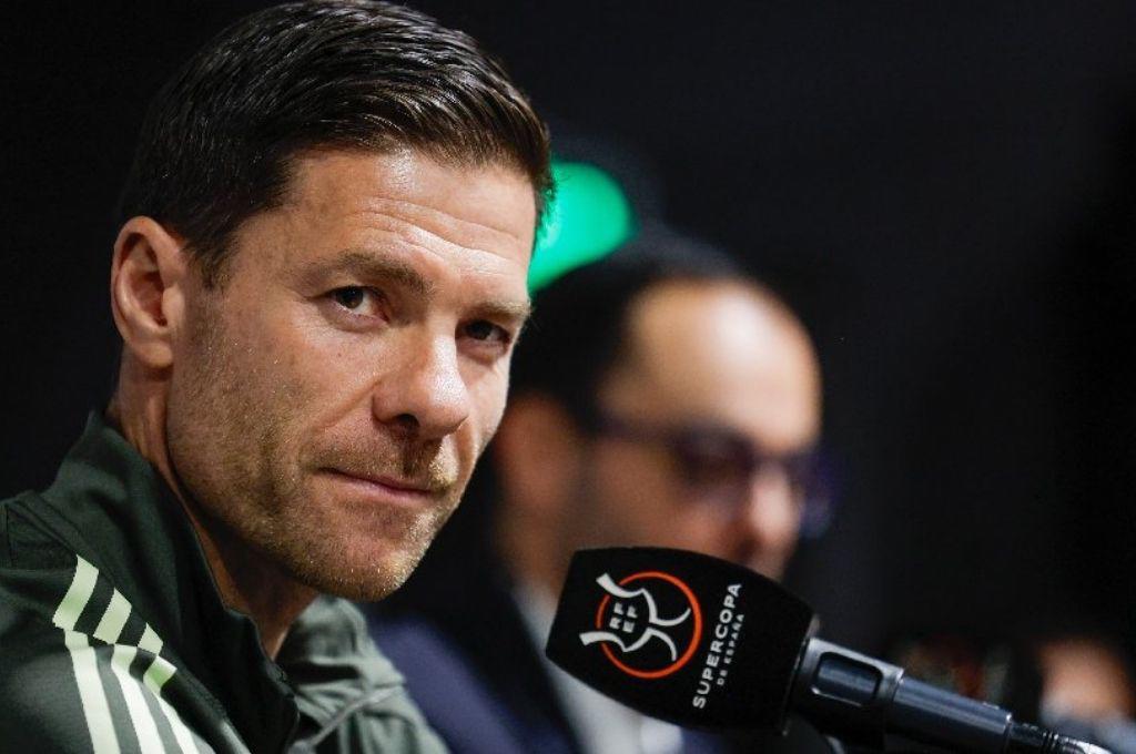 Se va del Barcelona tras ganarle al Oviedo y el nuevo fichaje de Flick, Xabi Alonso ya tiene 'club' y Julián rumbo a la Premier