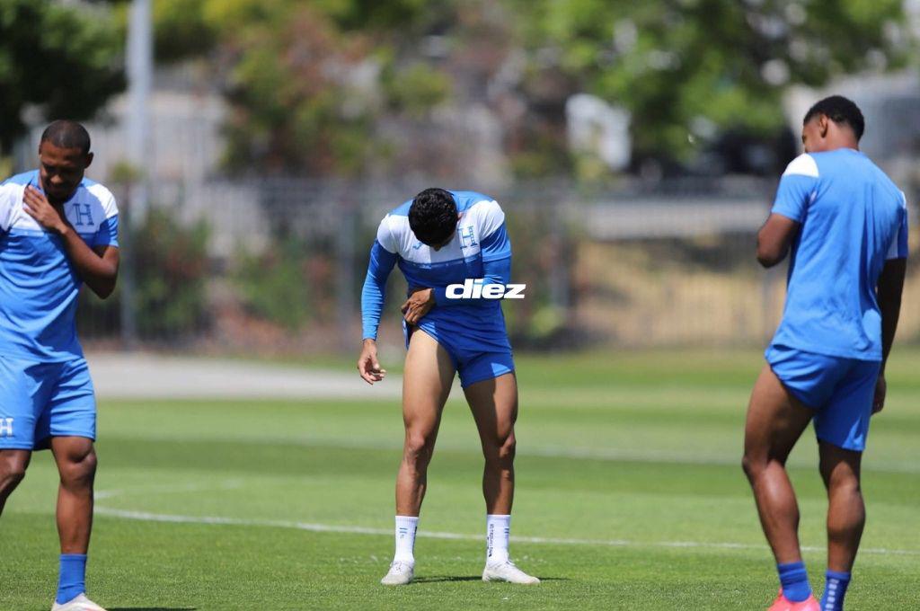 Selección de Honduras recibe visita de lujo, sonrisas y Rueda define su 11 titular; así fue el último entreno previo a enfrentar a México