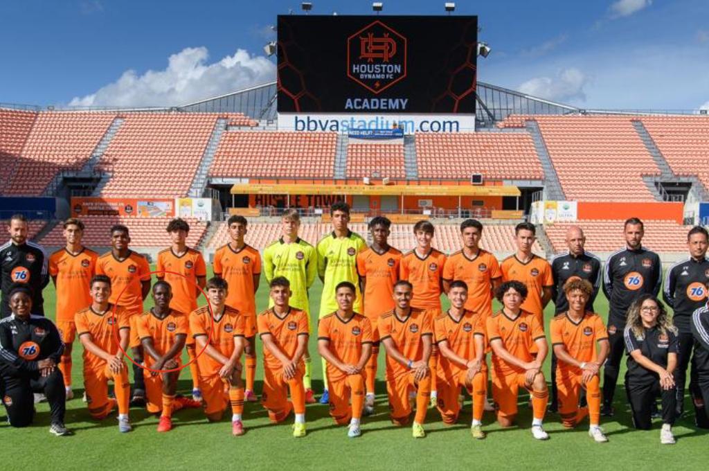 El jugador hondureño milita en la academia del Houston Dynamo desde el 2021.