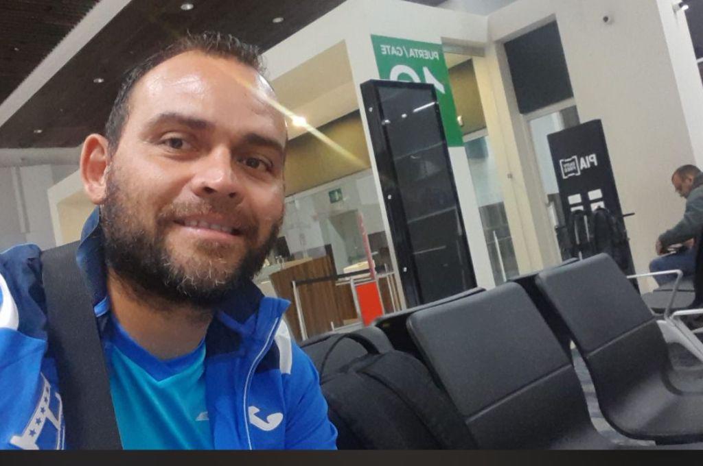 Pagó con su dinero el boleto de avión, pero dejó la concentración por falta de apoyo: el 'loco' que hizo historia con la Selección Femenina de Futsal