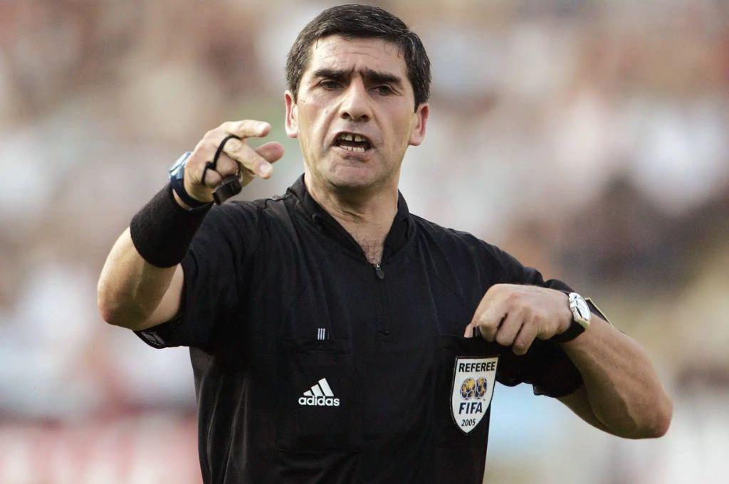 Árbitro confiesa que ayudó a Messi para jugar una final de la Copa América a cambio de un regalo: “Me lo dio en el camerino”