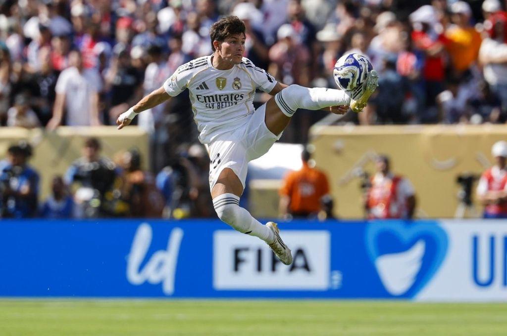 Messi rompe el mercado de fichajes en el Inter Miami, Flick sufre la tercera baja en Barcelona y Pirlo vuelve a las canchas