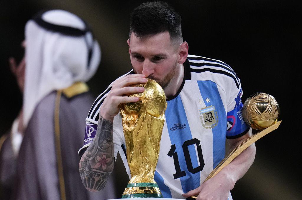 Todos sabemos que en 2022 le dieron el Mundial a Messi... Ya estaba todo escrito; incluso Francia quería que él ganara
