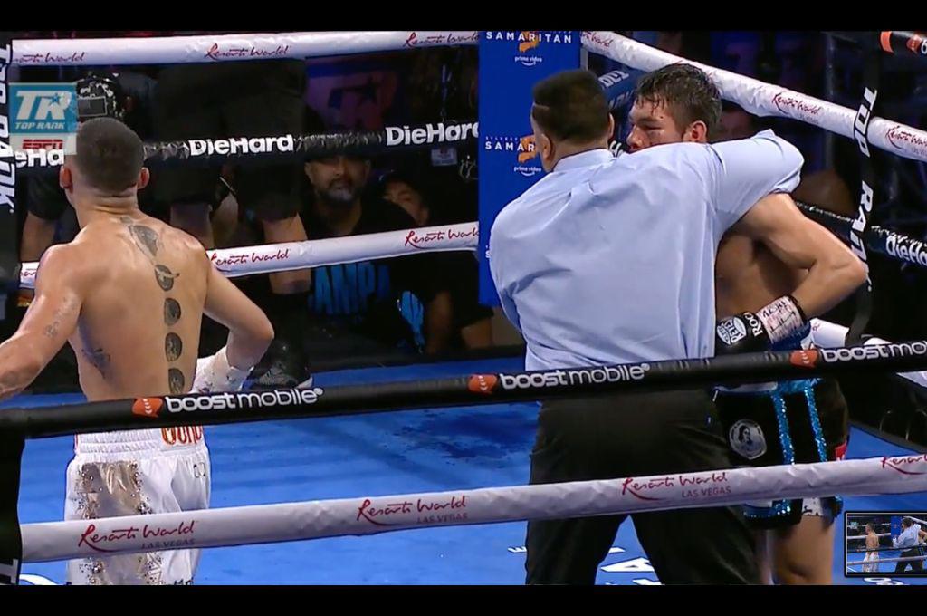 ¡Así lo mandó a la lona! Teófimo López y su resurrección ante Pedro Campa: la bandera de Honduras presente