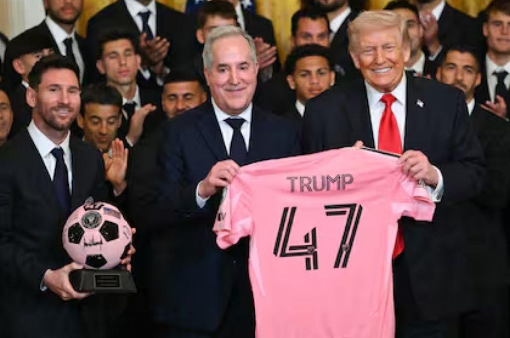 Trump se mete a la polémica y revela quién es el mejor jugador de la historia enfrente de Messi: No debería decir esto, pero...