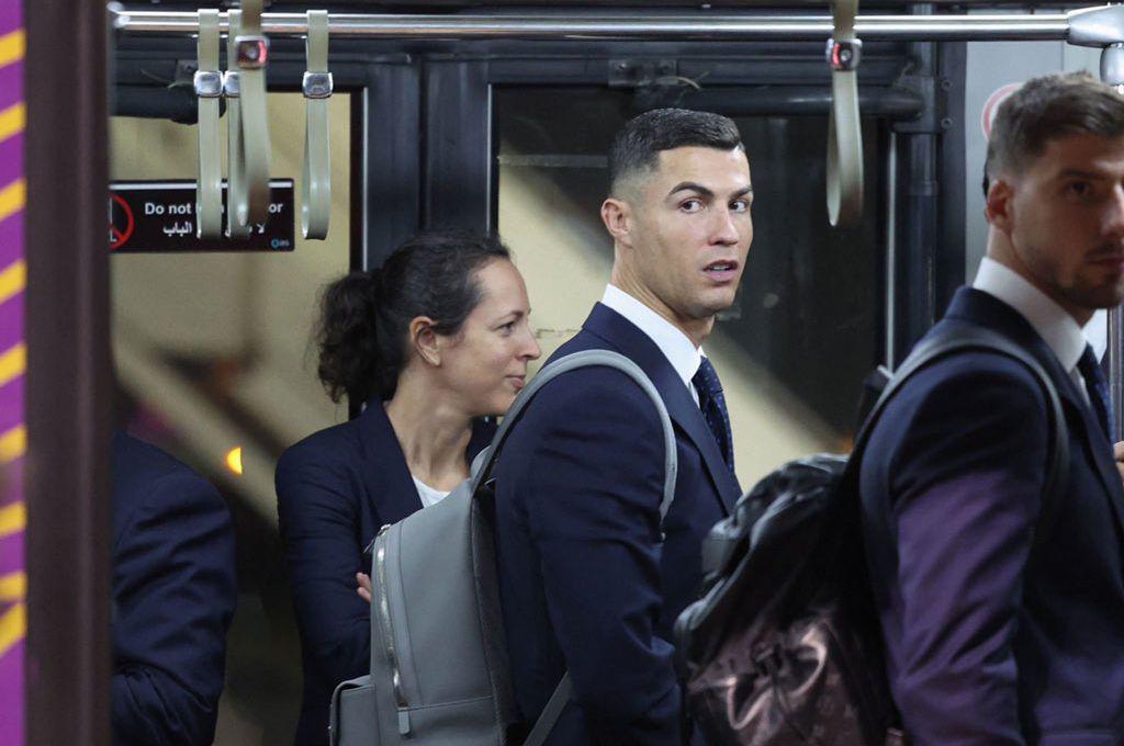 ¡Llegó el comandante! Elegante y sonriente arribó Cristiano Ronaldo a su último baile con Portugal al Mundial Qatar 2022