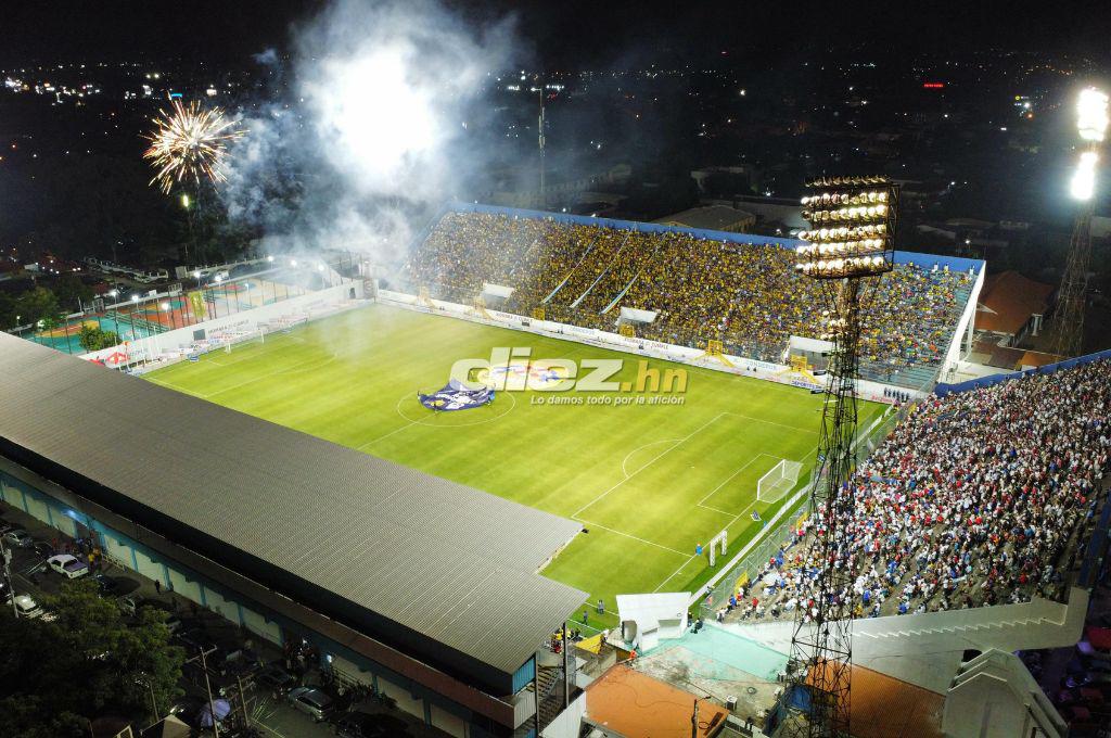 No se vio en TV: La tristeza de los jugadores del Olimpia por la crisis, bronca de Menjívar con la gente y el llenazo en el Morazán