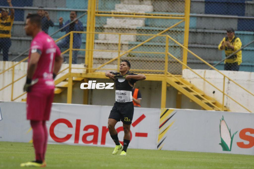 La triste imagen en el estadio Morazán, Real España estrenó uniforme y los incidentes de los aficionados con la Policía