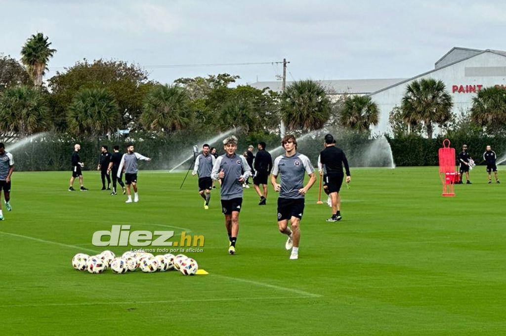 ¿Se podrán tomar fotos con Messi en El Salvador? El saludo del argentino con David Ruiz y los guardaespaldas del ‘10’