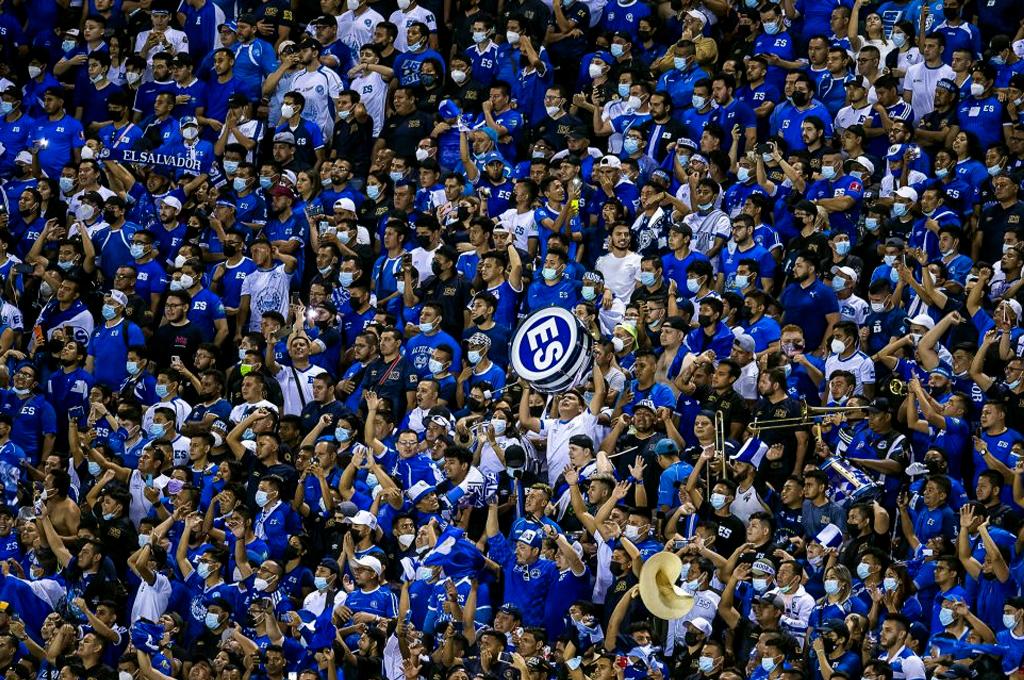 FIFA multa a El Salvador por incidentes en partido de eliminatoria mundialista rumbo a Qatar 2022