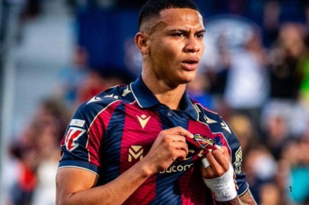 Kervin Arriaga jugaría con campeón del mundo: el hondureño sacude el mercado y revelan su nuevo destino