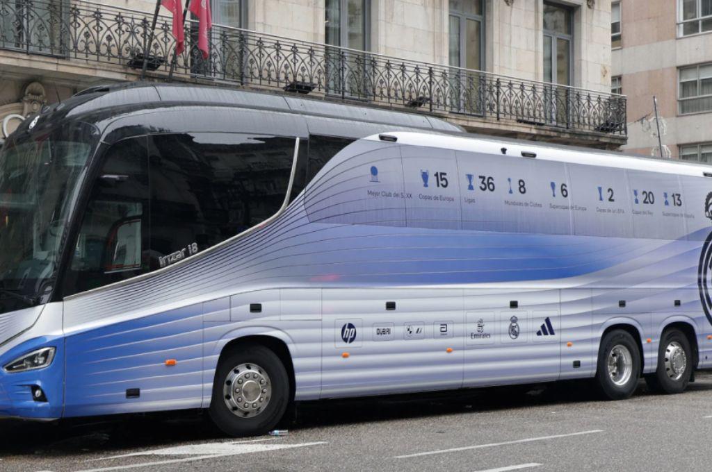 Malas noticias en el Real Madrid: El bus del club sufrió accidente en su vuelta de Liverpool ¿cómo están los jugadores?