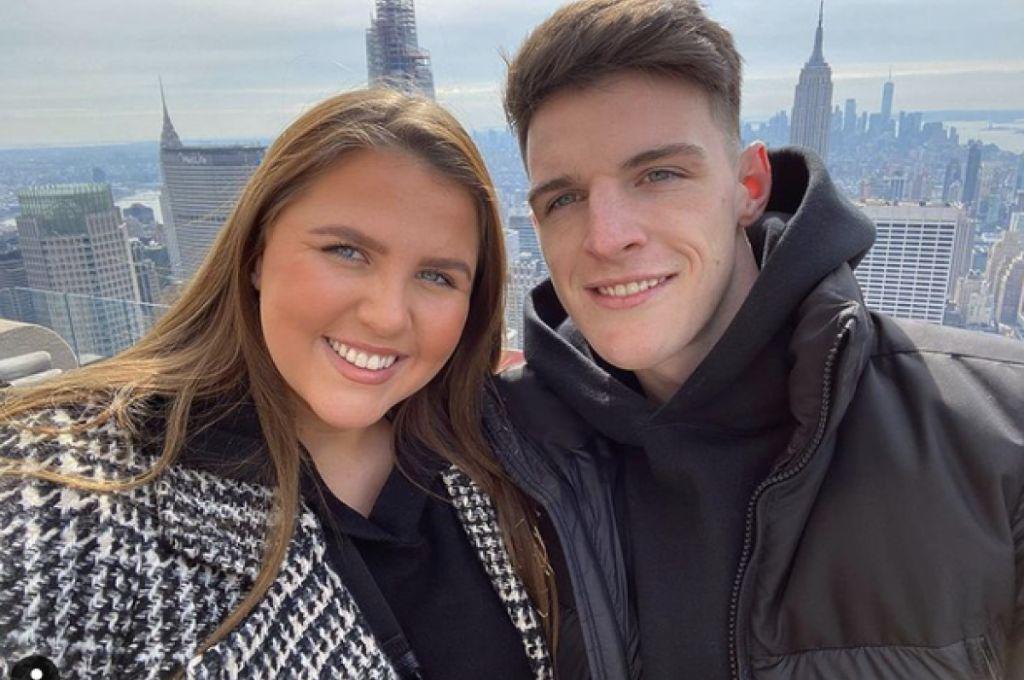 La novia de la figura del Arsenal sufrió acoso en las redes por su aspecto físico y sale a defenderla: “Merece algo mejor”