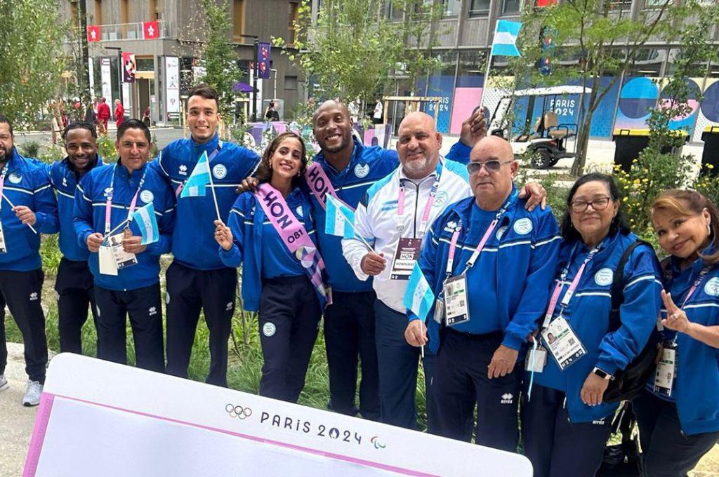 Delegación de Honduras brilla en la inauguración de los Juegos Olímpicos París 2024: así fue su paso por el Río Sena