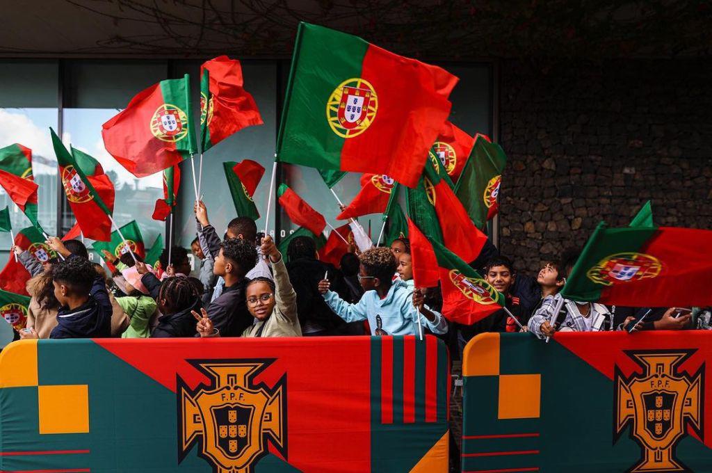 ¡Llegó el comandante! Elegante y sonriente arribó Cristiano Ronaldo a su último baile con Portugal al Mundial Qatar 2022