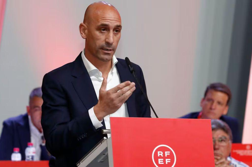 Fiscalía de España se olvida de Dani Alves y ahora piden esta dura sentencia para Rubiales por el beso forzado a Hermoso