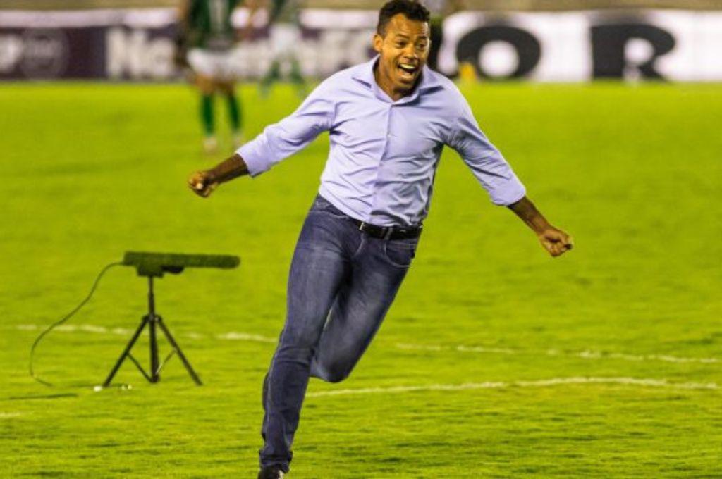 OFICIAL: Dos equipos anuncian la contratación de un mismo entrenador y esta es la manera en que los dirigirá