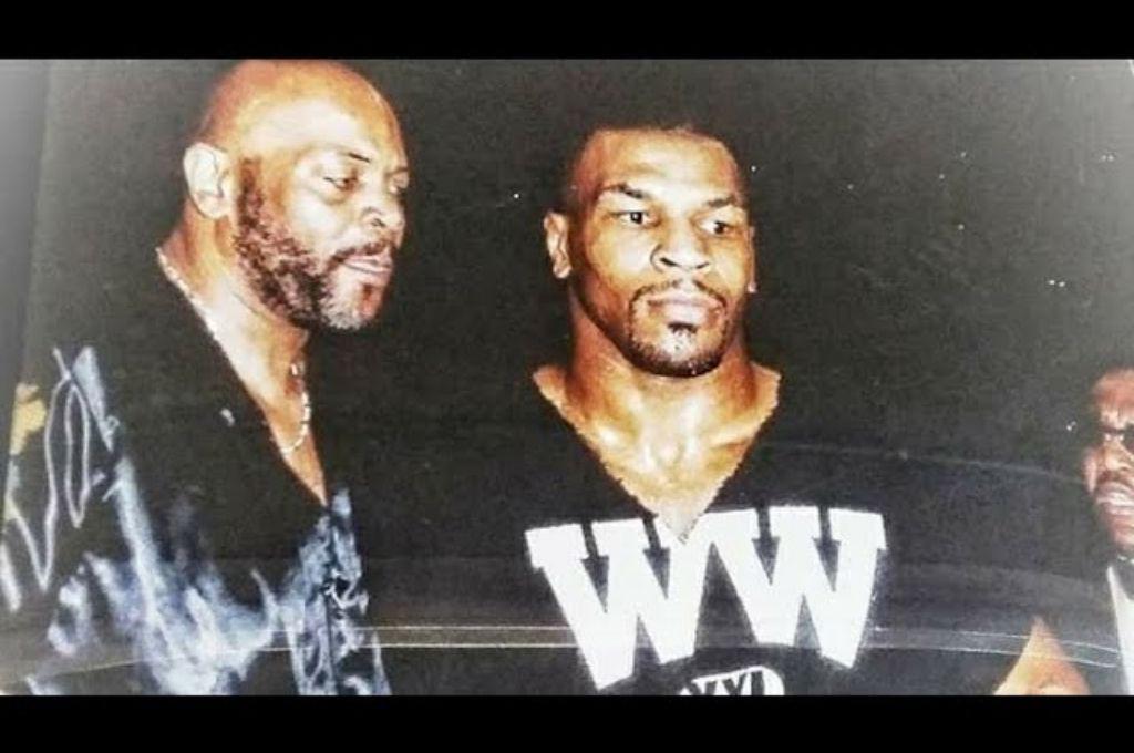 Mike Tyson hizo historia junto a él: ¿Quién es el entrenador del boxeador hondureño Téofimo López?