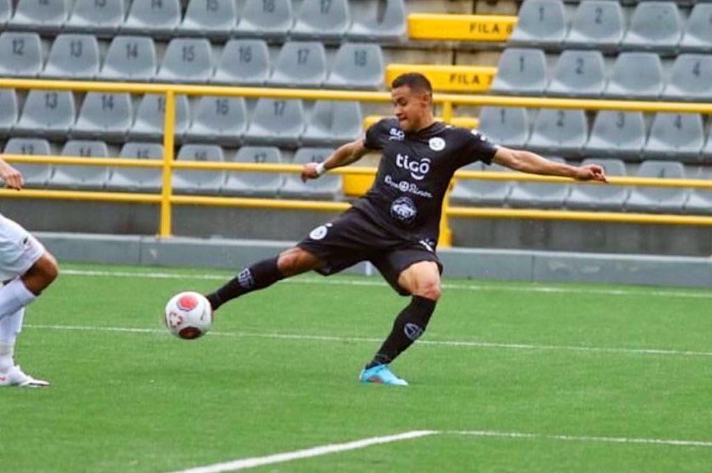 Roger Rojas recobró su olfato goleador en el tramo final del torneo de Costa Rica con el Sporting