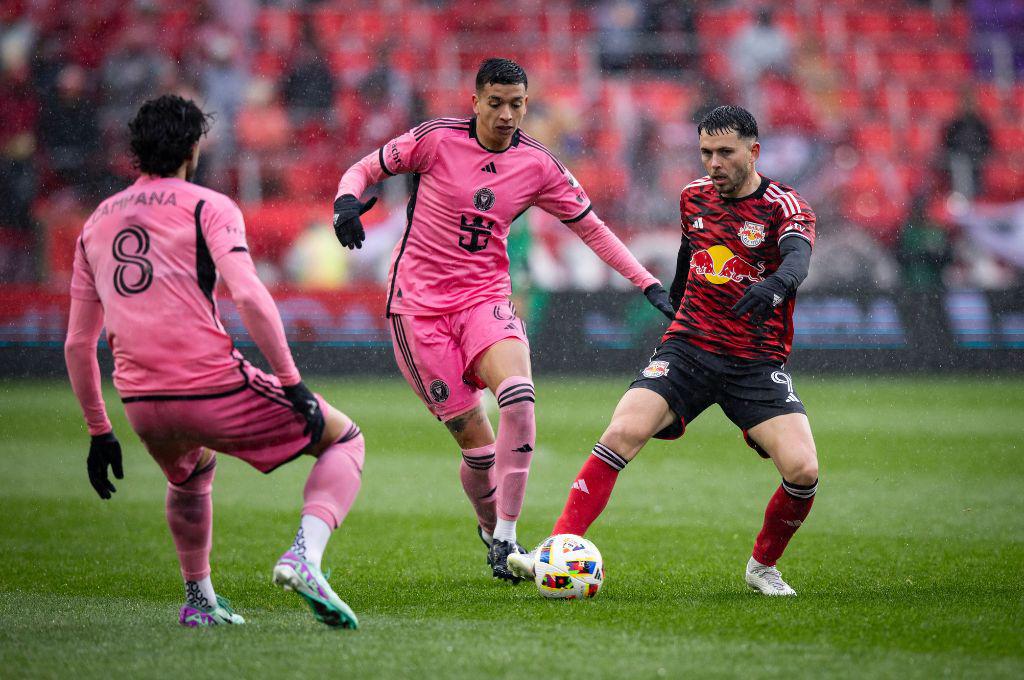 ¡Debutó gracias a Messi! El ex futbolista del Barcelona que jugó con el Inter Miami del Tata Martino ¿Quién es?