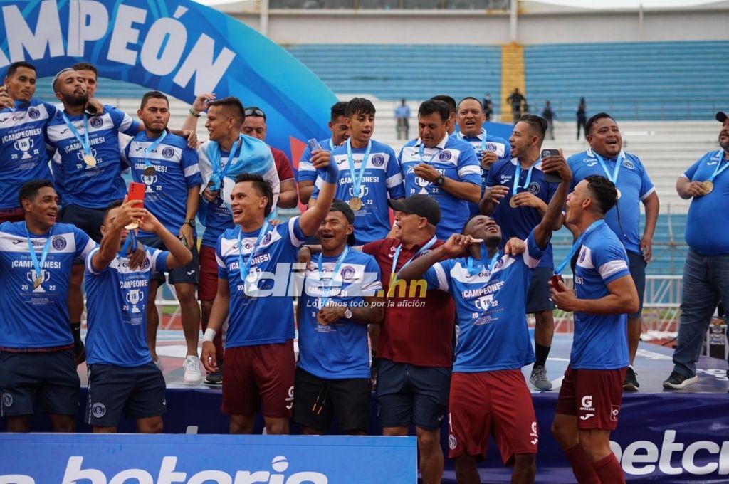 El gran gesto de Pereira con Omar Elvir, las lágrimas de Castellanos por la copa 18 de Motagua ¿y Rougier se despide?