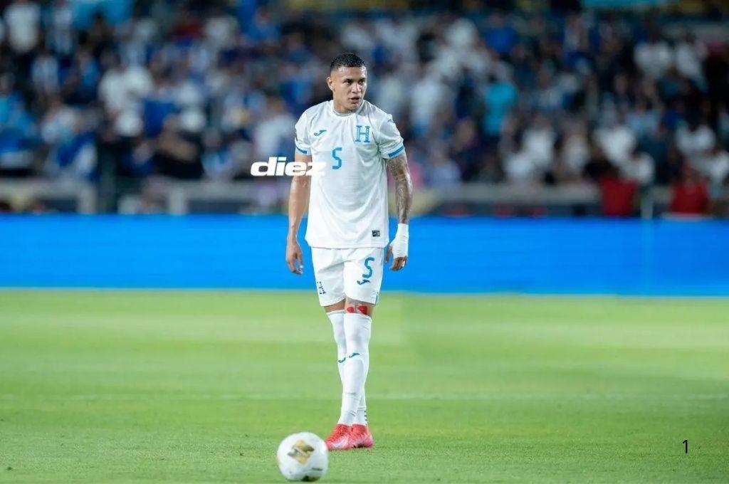 Kervin Arriaga jugaría con campeón del mundo: el hondureño sacude el mercado y revelan su nuevo destino