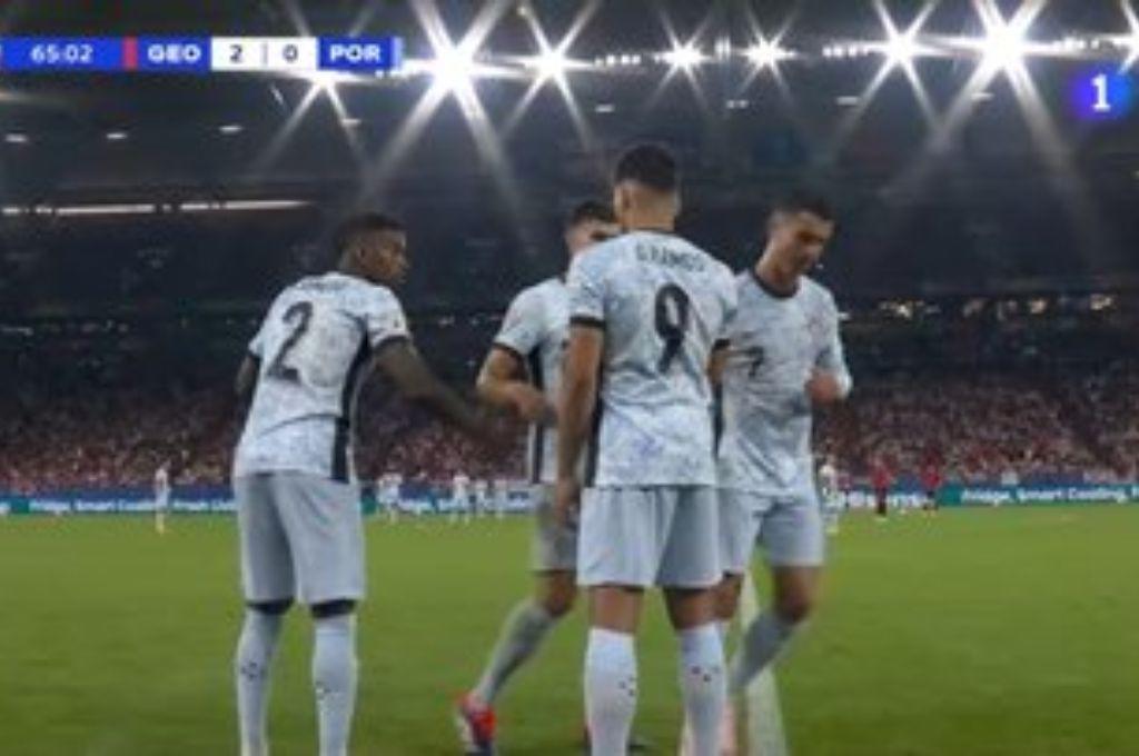 El máximo culpable de la caída de Portugal y Cristiano mostró su furia ante Georgia; De Bruyne se peleó con hinchas de Bélgica