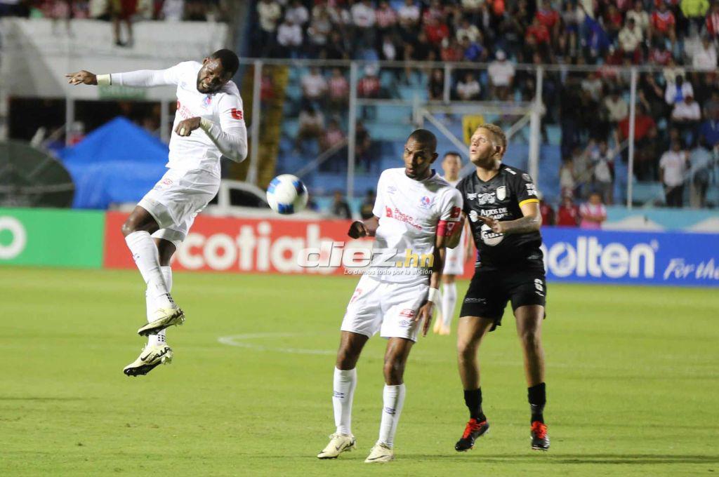 No se vio en TV: El hincha de Olimpia que arriesgó su vida en el Nacional y el curioso cambio con el banquillo de suplentes