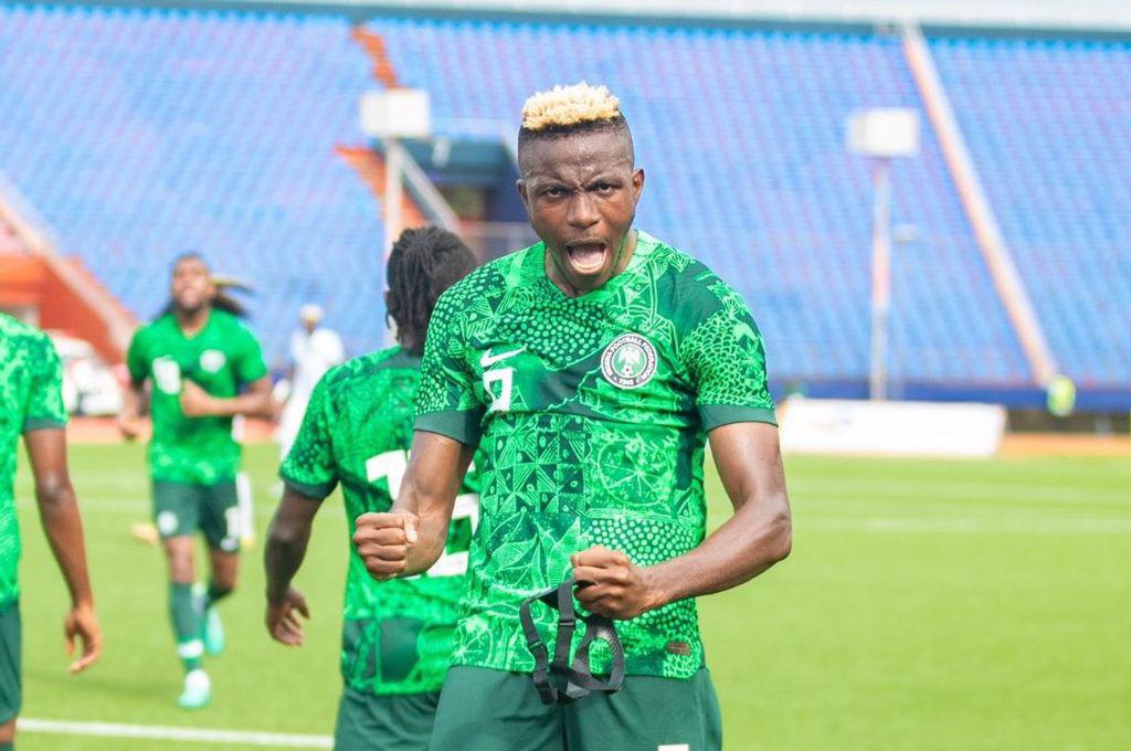 Sin comida, ni bebida: Selección de fútbol fue abandonada en aeropuerto por más de 12 horas y toman dura decisión