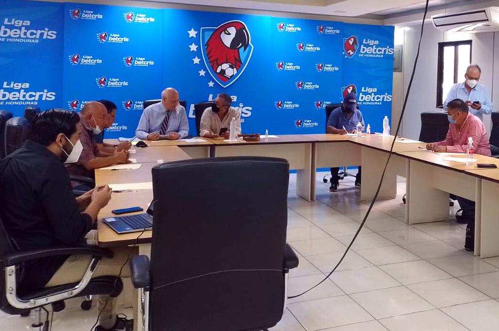 ¡No hay seriedad! Liga Nacional pasa para el miércoles la sesión donde se definirá la resta de puntos al Real Sociedad y Honduras Progreso