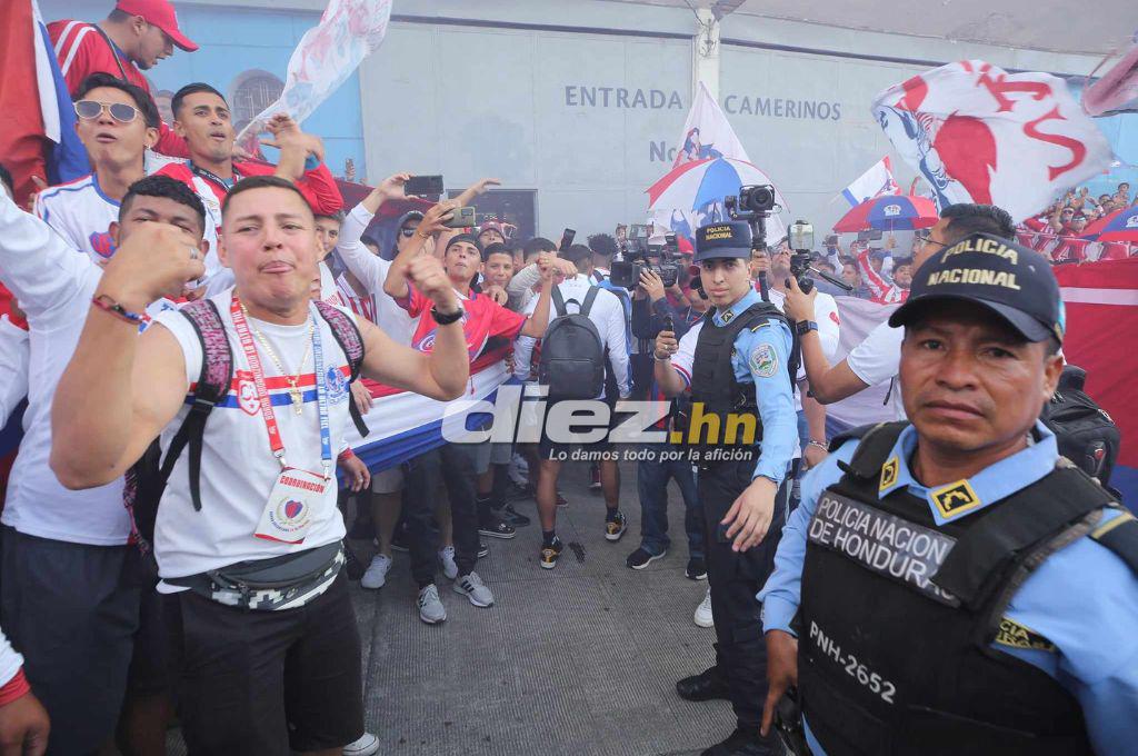 Olimpia-Génesis: ¿Qué pasó con Tilguath en su llegada?, el show de la Ultra Fiel y el gesto de los jugadores con la afición blanca