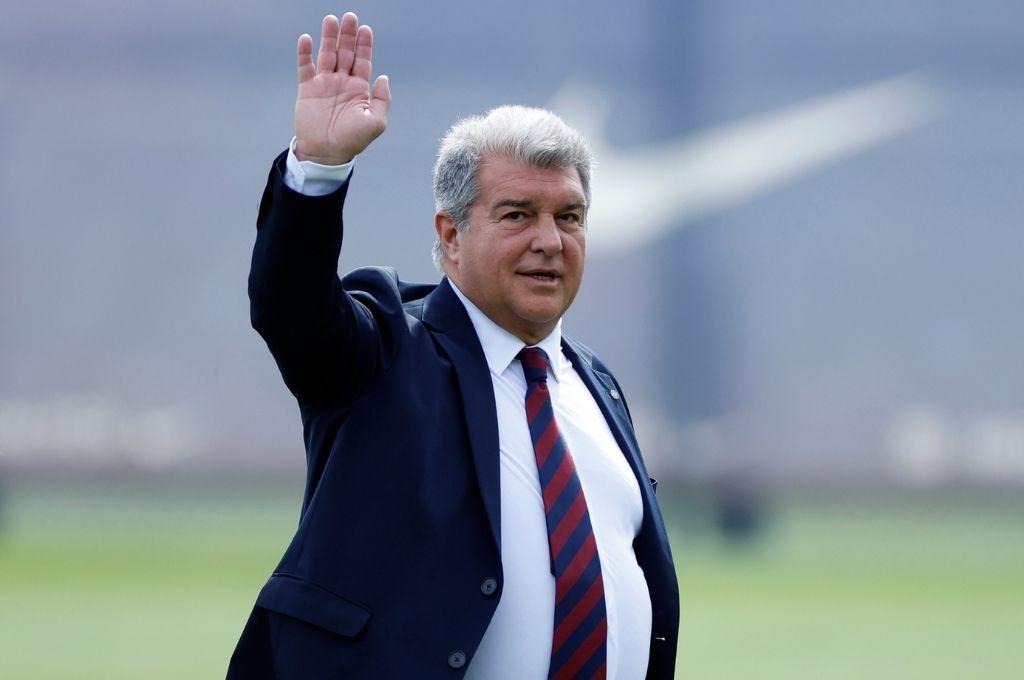 Cristiano Ronaldo lo quiso en su club: Laporta deja de ser presidente del Barcelona y se confirma su reemplazo